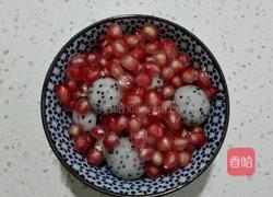 石榴火龙果酸奶沙拉的做法图解4