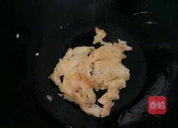 西红柿鸡蛋木耳面条的做法图解2