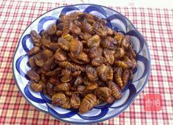 辣椒炒蚕蛹的做法图解1