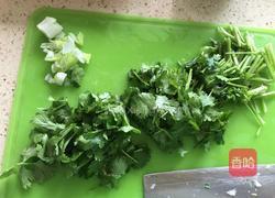 香菜炒鹅蛋的做法图解2