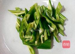 青椒炒大肠的做法图解2
