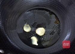 酸菜排骨的做法图解3