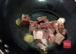 酸菜排骨的做法图解4
