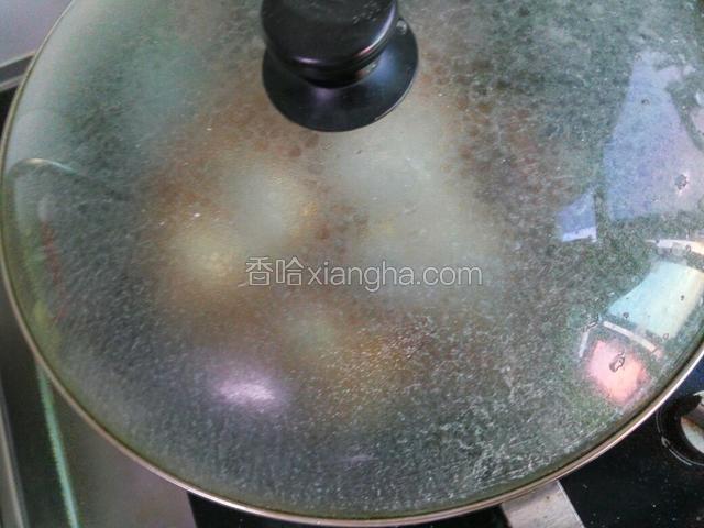 盖上保鲜膜蒸15分钟。