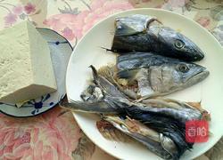 鲅鱼头炖豆腐的做法图解1