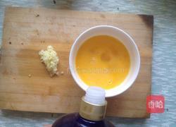 韭菜鸡蛋木耳火腿饺子的做法图解3