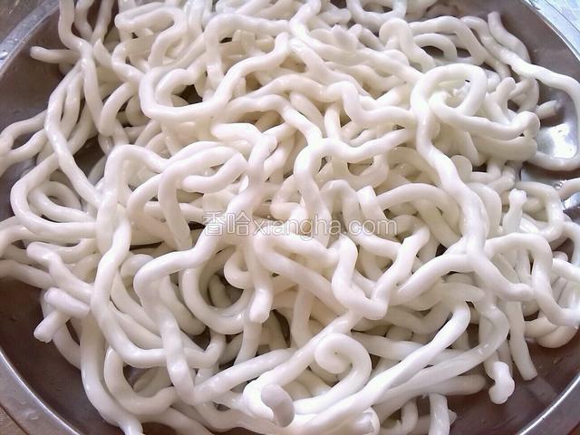 土豆粉用水泡开