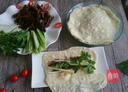 京酱肉丝卷饼的做法图解7