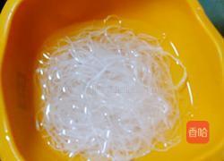 韭菜炒粉条的做法图解1