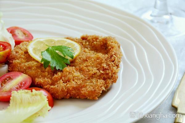 料酒10克胡椒粉適量麵粉適量麵包糠適量雞蛋1個相剋食物炸豬排的做法1