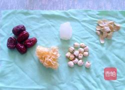 冰糖雪耳糖水的做法图解1