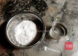 擀饺子皮的做法图解1