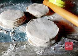 擀饺子皮的做法图解9