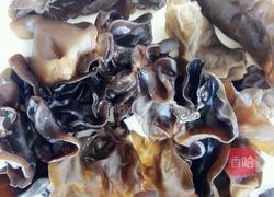 西葫芦黑木耳馅儿饺子的做法图解2