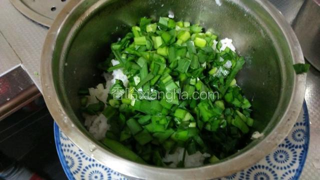 加入米饭鸡蛋里