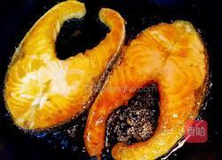 香煎三文鱼扒的做法图解3