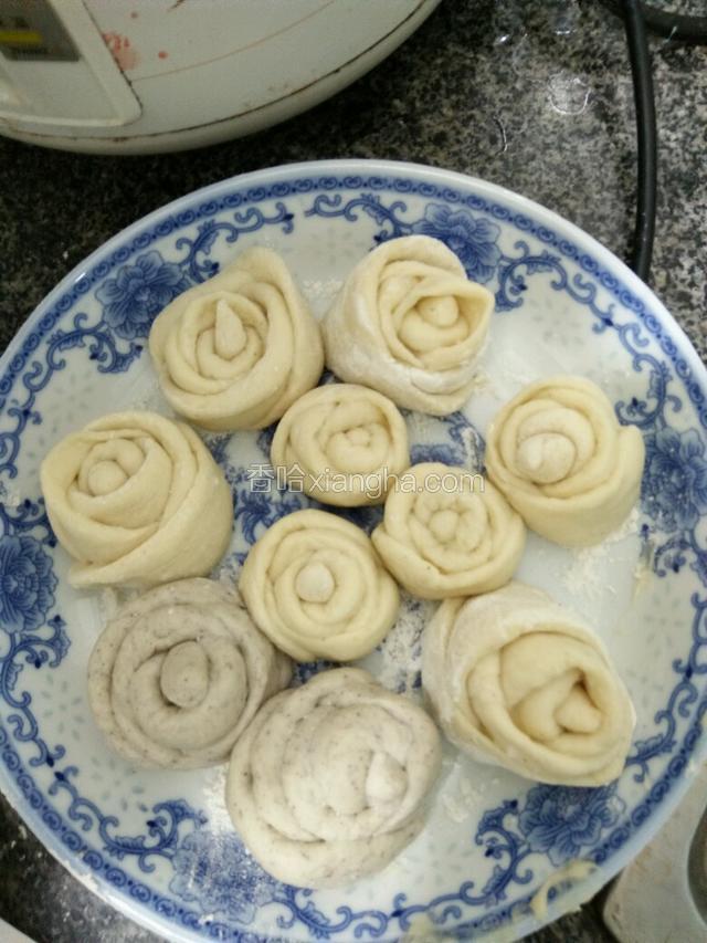 醒好做成玫瑰花形状