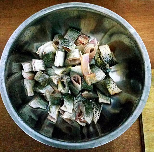剁完全部装一个大盆！