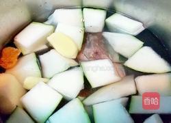 冬瓜薏米猪骨汤的做法图解5