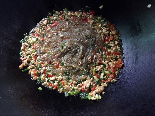 待汤汁收干的差不多即可