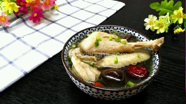 装盘，撒上葱花。