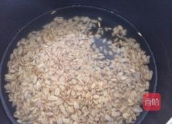 牛奶麦片的做法图解3