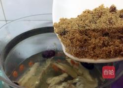 当归生姜红枣红糖茶的做法图解5