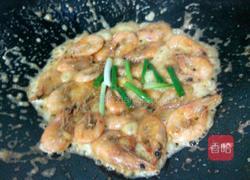 咸蛋黄炒虾的做法图解8