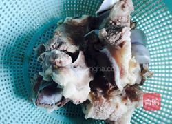 泥鳅芡实老火汤的做法图解2