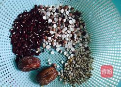 泥鳅芡实老火汤的做法图解3