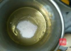 最简单的用电饭锅做巧可力蛋糕的做法图解2