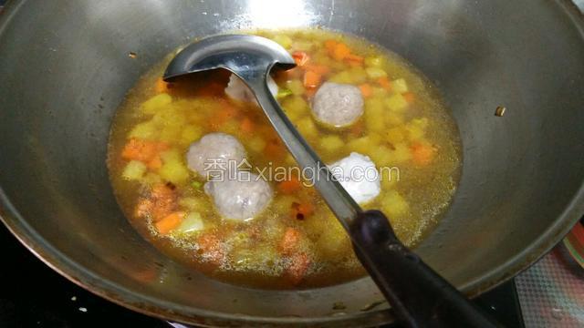 加水，烧开转中火煮15分钟