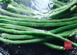 橄榄菜炒豆角的做法图解2