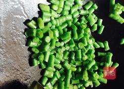 橄榄菜炒豆角的做法图解3