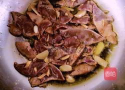 猪肝菠菜猪血木耳汤的做法图解5