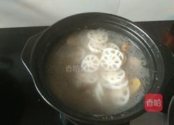 番茄莲藕排骨汤的做法图解6