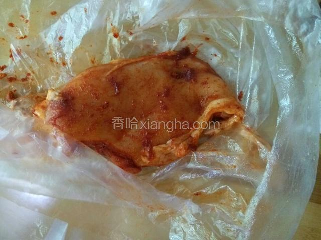 稍微抓揉一分钟，放入冰箱冷藏至少两小时