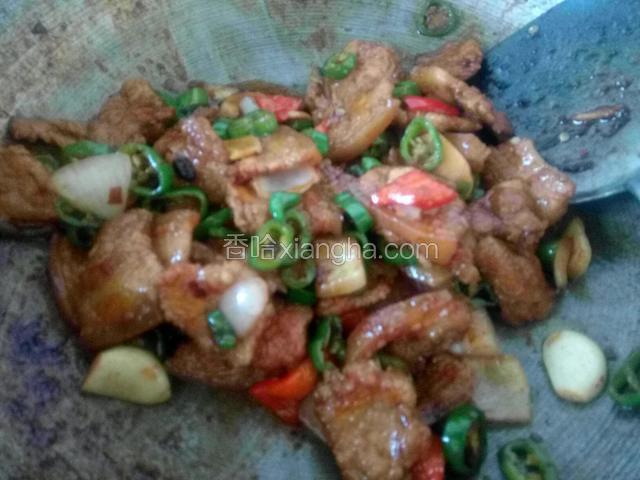 加一点糖，葱花翻炒
