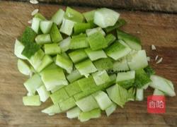 黄瓜拌花生米的做法图解3