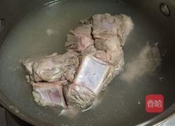 番茄豆腐排骨汤的做法图解1