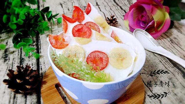 圣女果香蕉炒酸奶
