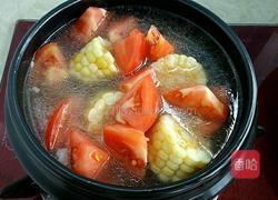 西红柿玉米煲猪骨的做法图解5