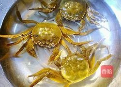 毛蟹炒年糕的做法图解2