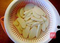 毛蟹炒年糕的做法图解3