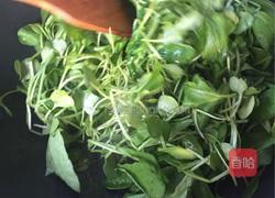 萝卜菜煮小芋头。的做法图解2