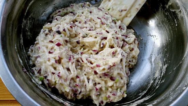 最后搅拌成粘稠的状态。