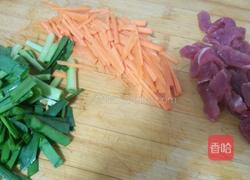 黑椒牛柳炒意面的做法图解2