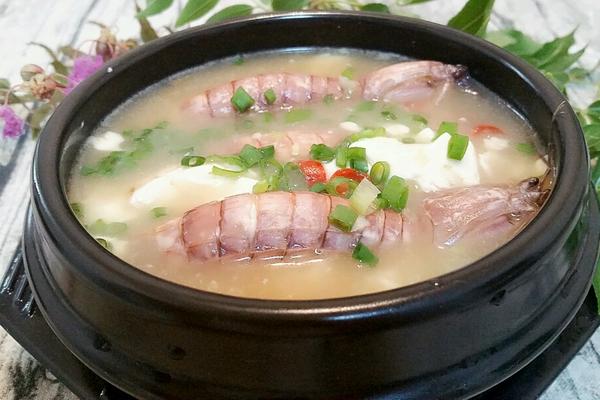 豆腐虾皮炖鱼图片