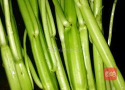 醋炒空心菜梗的做法图解1