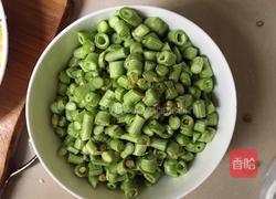 青椒炒豆角的做法图解2